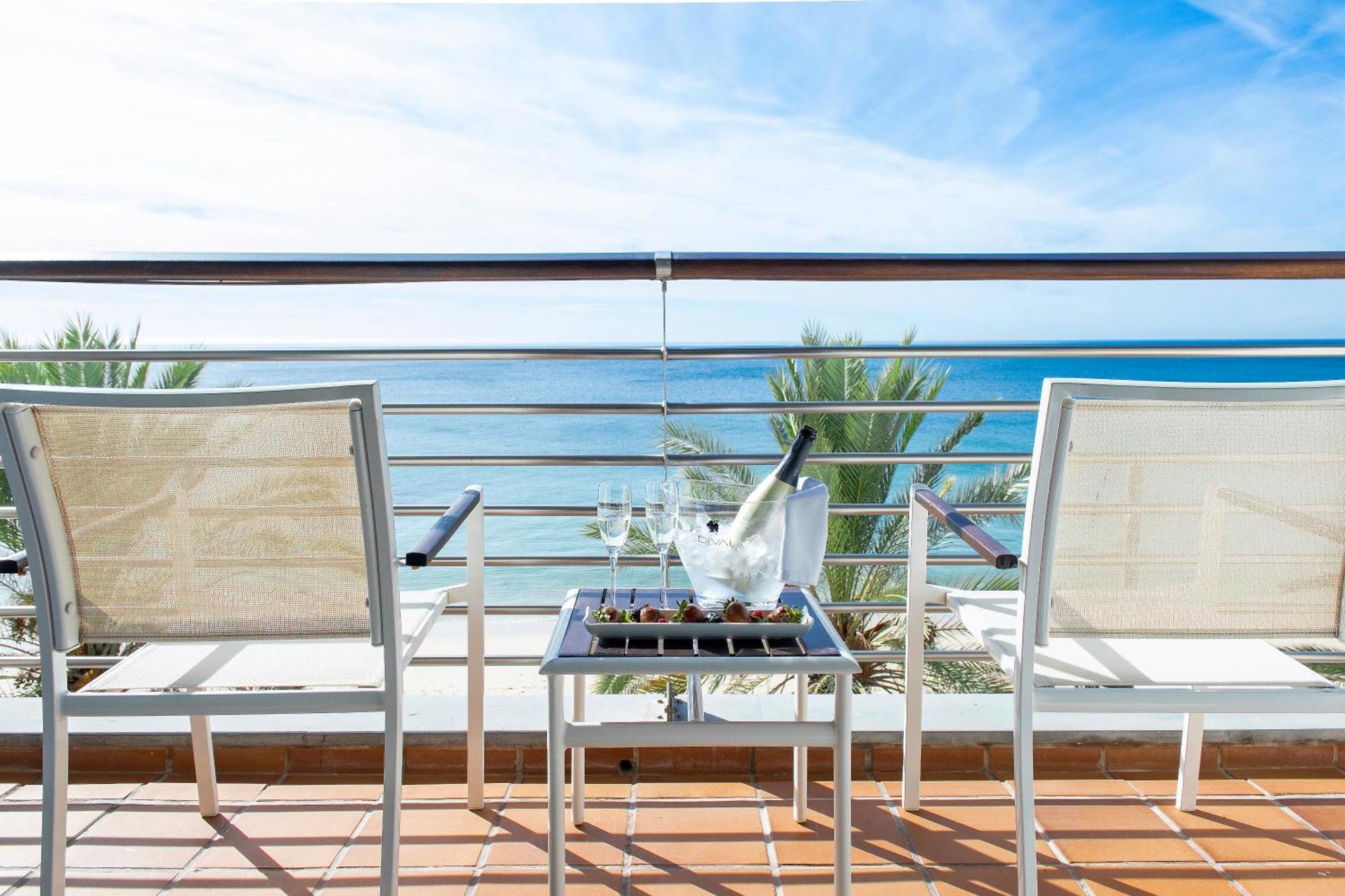 Oferta Especial - Quarto Duplo ou Twin com Vista Mar - Pacote Romântico