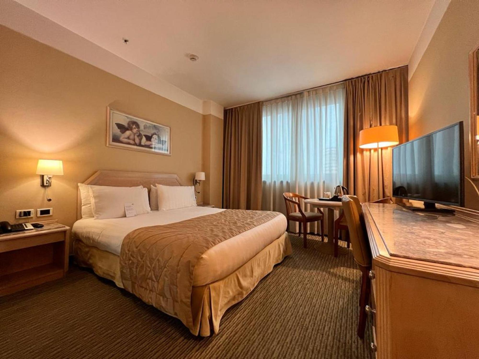 Standard King Room