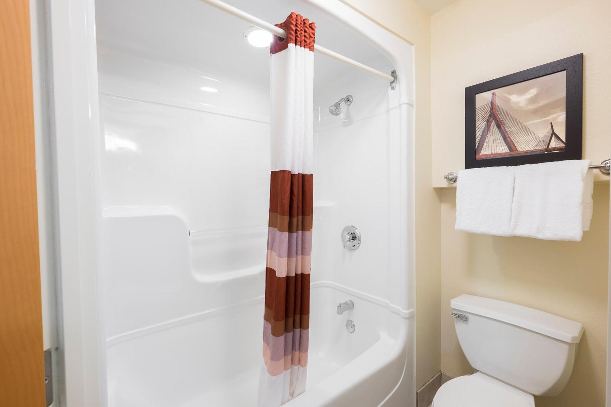 Habitación Prémium con cama extragrande, ropa de cama de categoría superior y caja de aperitivos - No fumadores