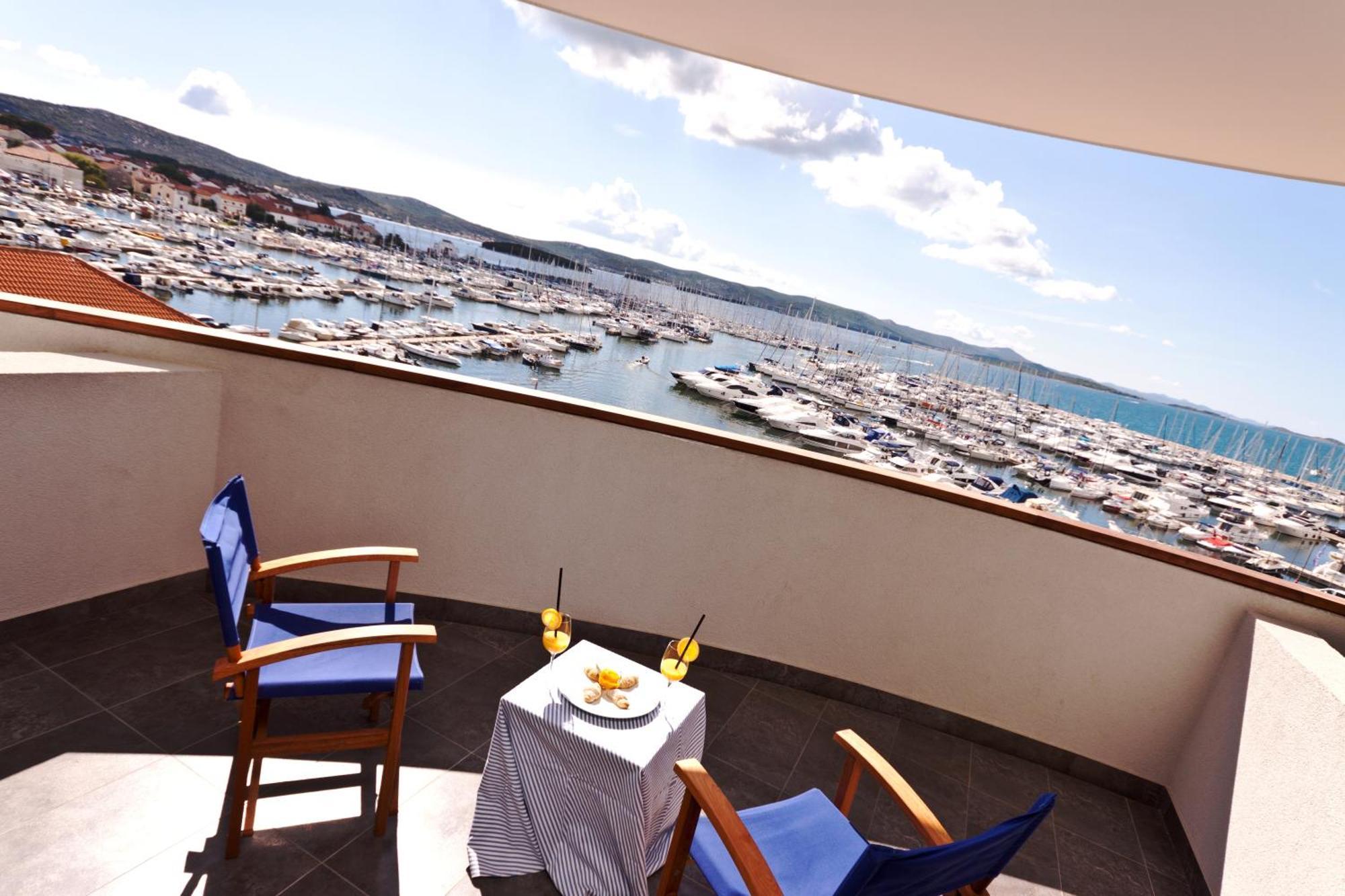 Superior Double or Twin Room with Sea View,1682943499:JPEG