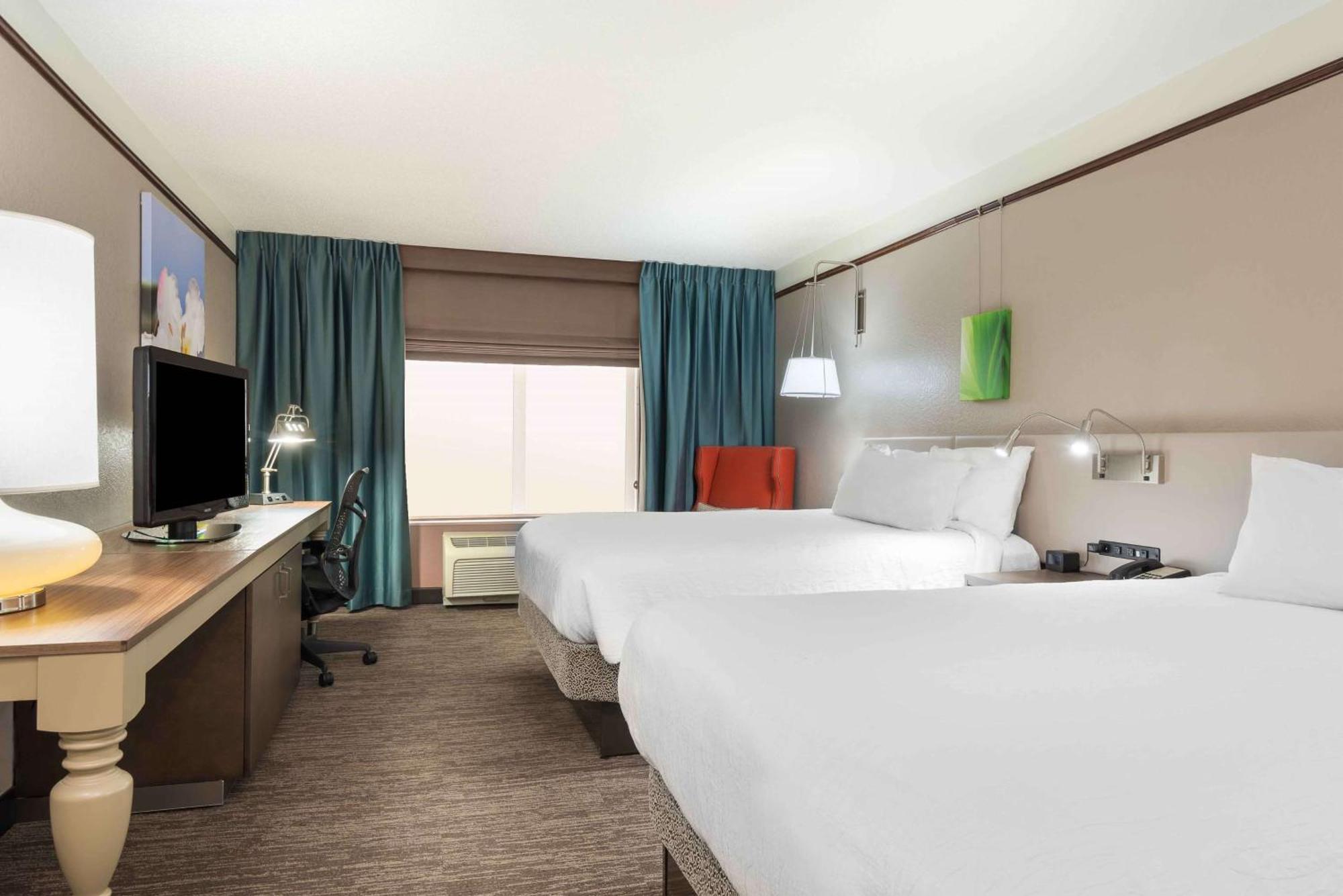 Queen Room Two Queen Beds Hearing Access