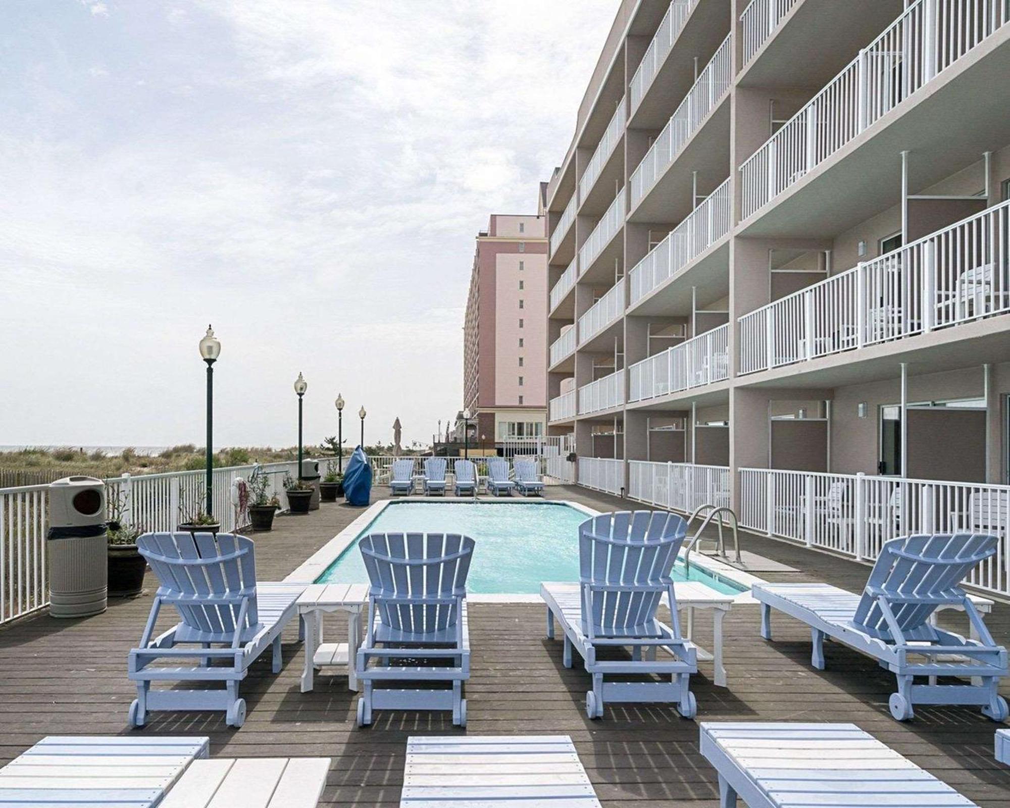 Queen Room Two Queen Beds Oceanfront First Floor Efficiency Non Smoking,1705874491:JPEG