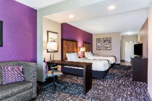 Deluxe Queen Room with Two Queen Beds - Non-Smoking