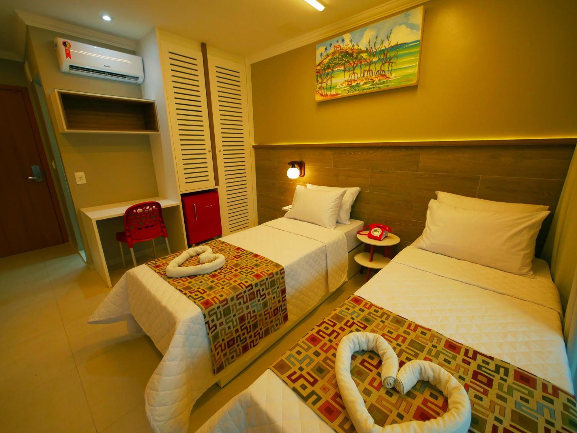 Master Duplo Twin com Varanda Vista Piscina