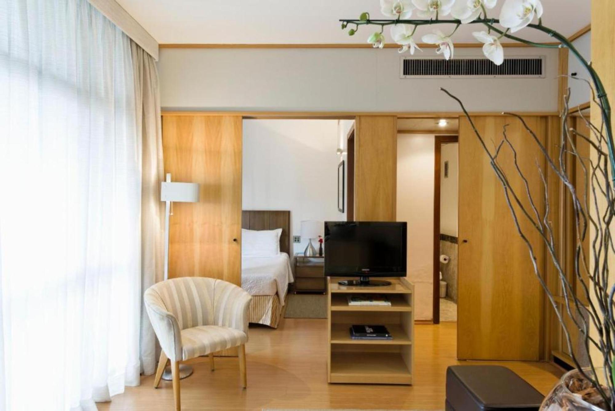 Double Deluxe Room - 1 Double Bed