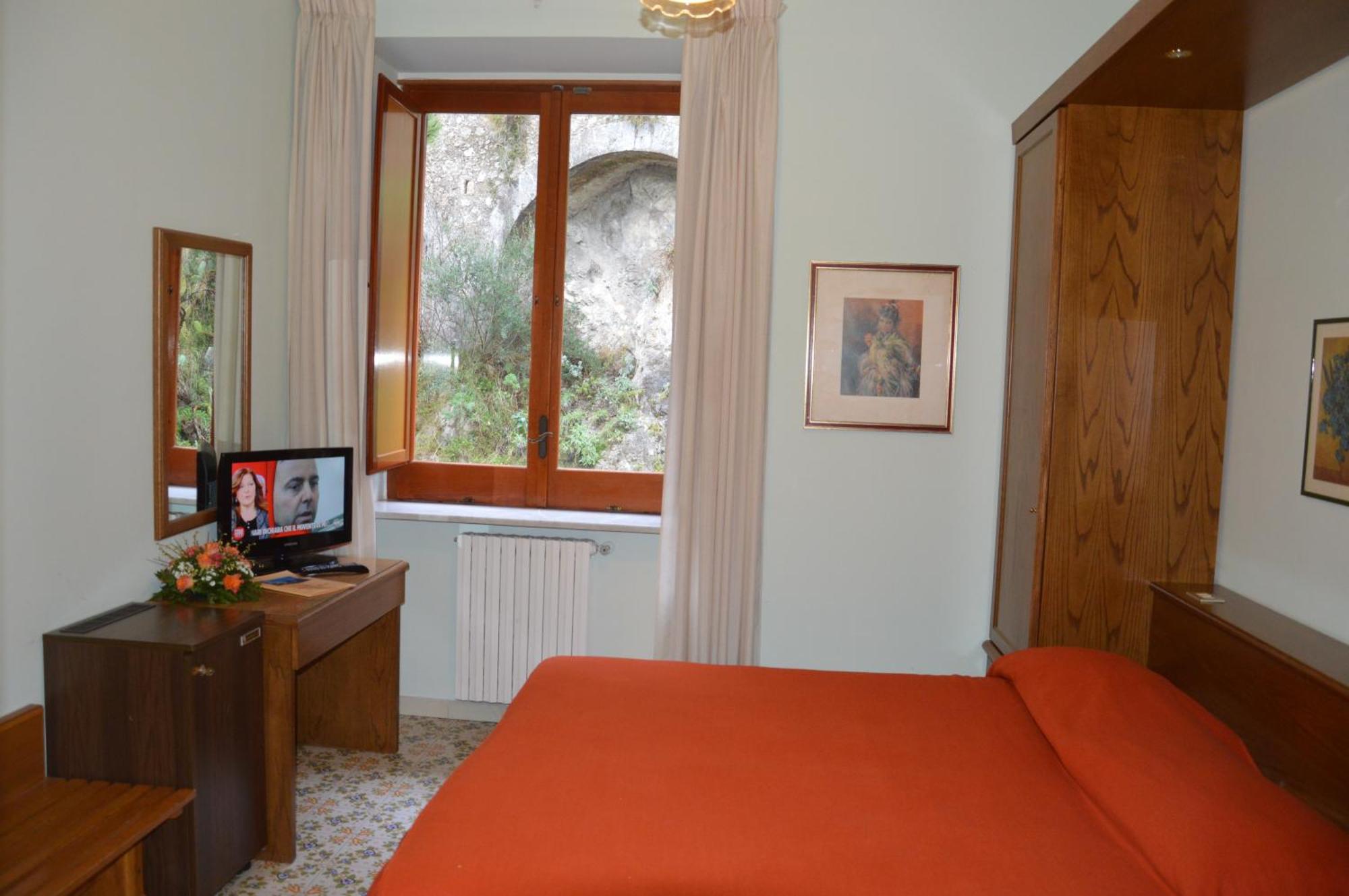 Double Room with Courtyard View,1286567182:JPEG