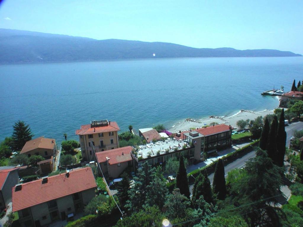 Superior Dreibettzimmer mit einem Balkon und Seeblick