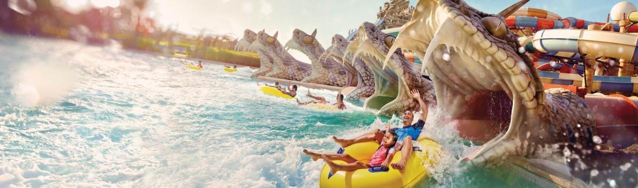Deluxe King Room with Sea View and Balcony - Theme Park Access