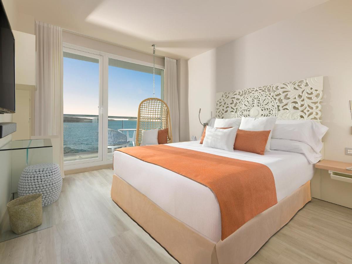 Deluxe Double or Twin Room with lateral Sea View The One Make It Happen