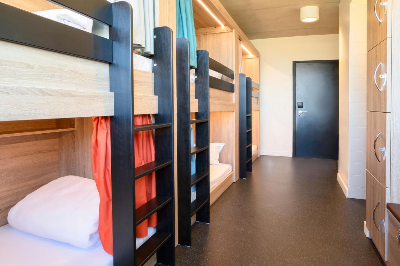 Posto Letto in Dormitorio Misto con 8 Letti