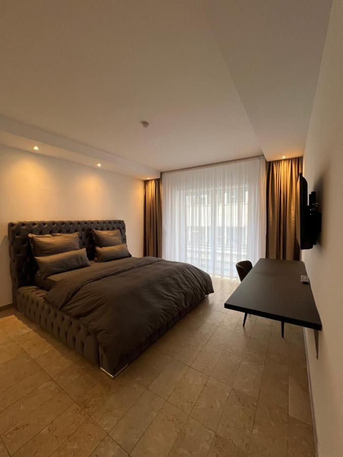 Deluxe Double Room Bath,1299004042:JPEG