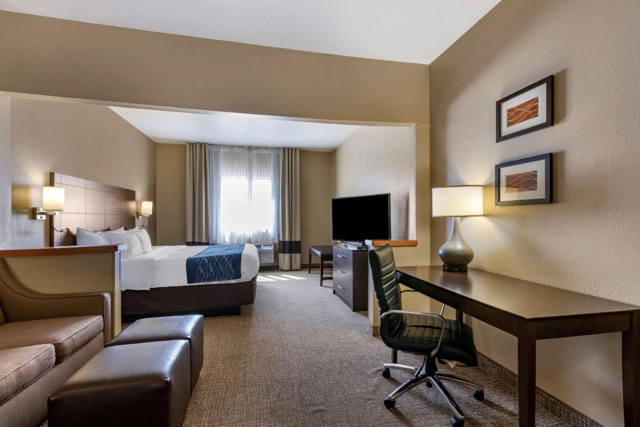 King Suite - Non-Smoking,1706074898:JPEG