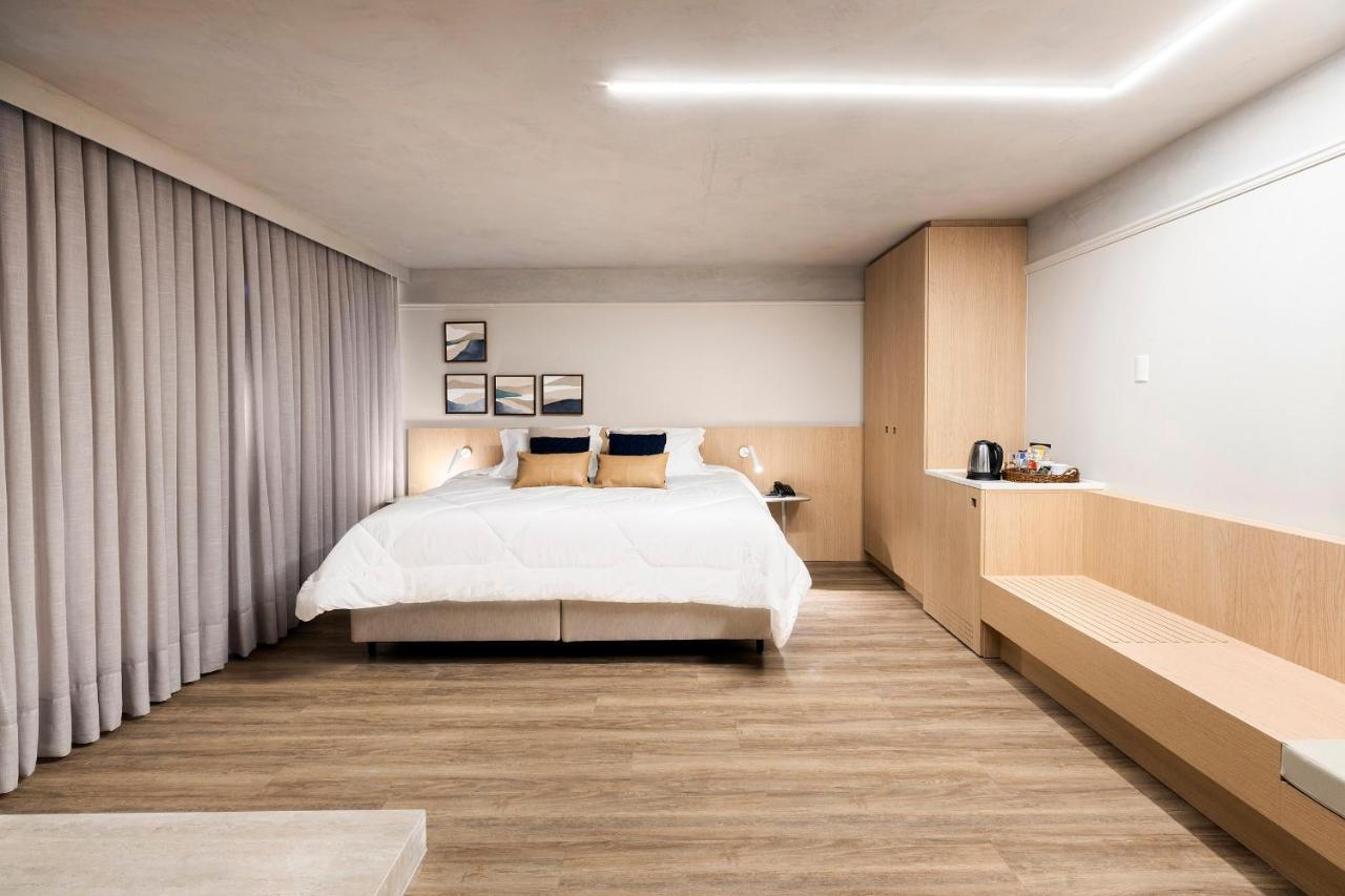 Deluxe Double Room Bath