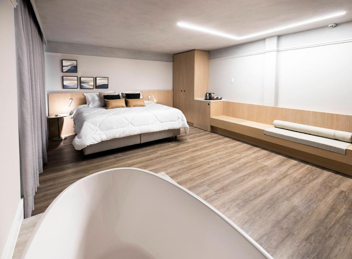 Deluxe Double Room Bath