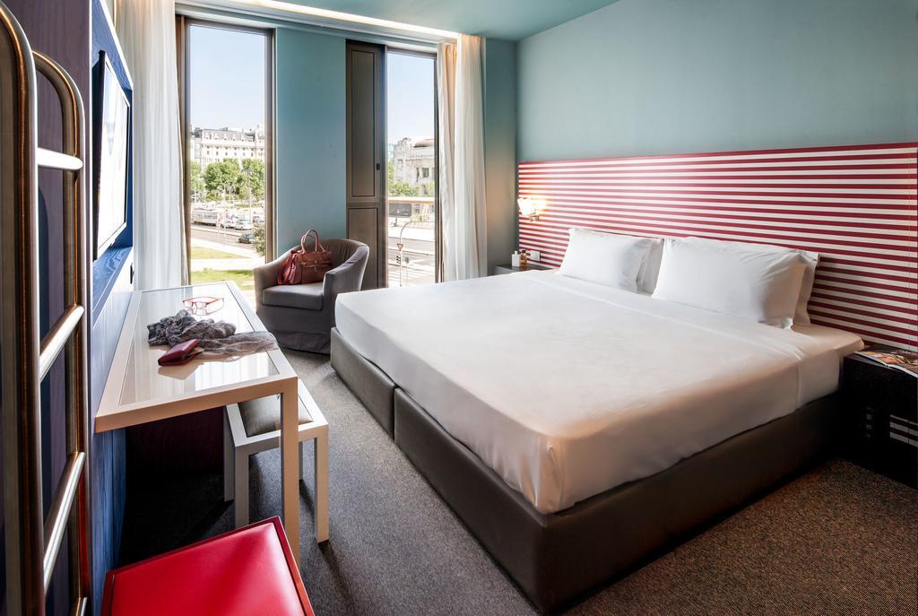 Double Room with View,814208579:JPEG