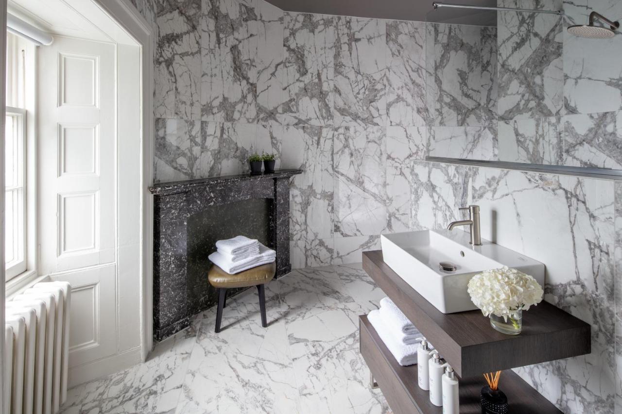 Signature Room