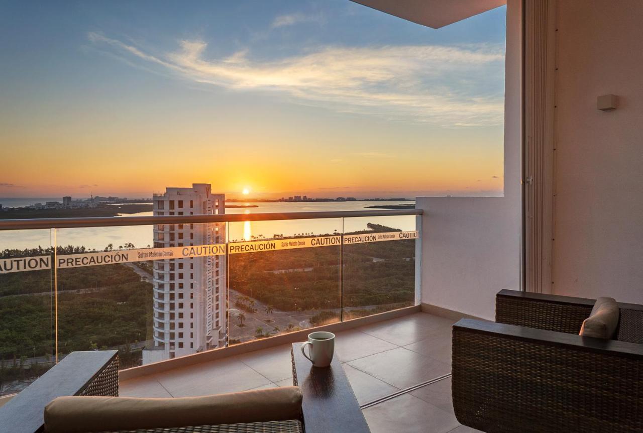 Three-Bedroom Suite Sea View