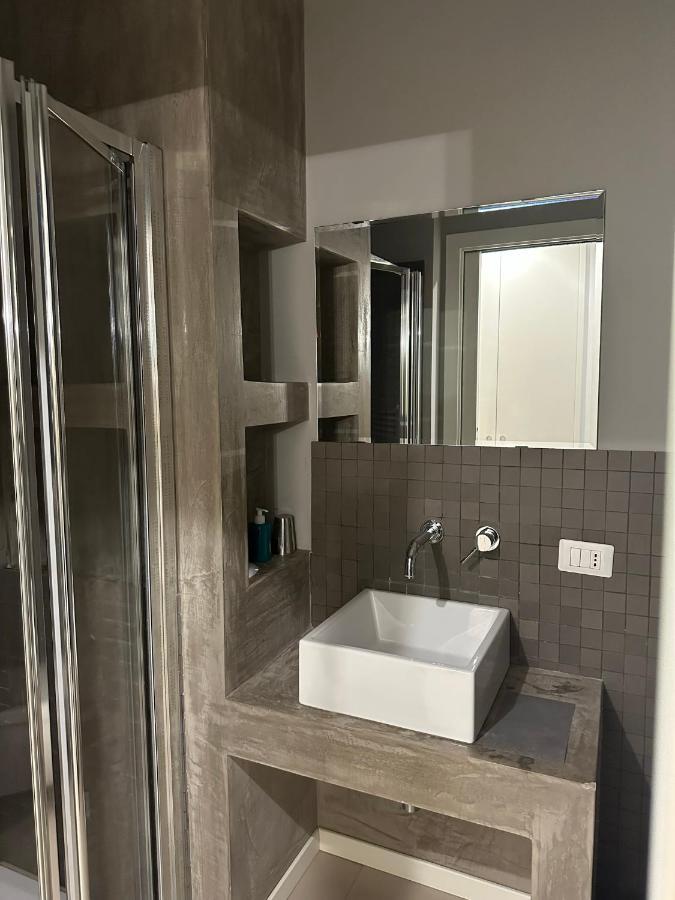 Small Double Room,1339925516:JPEG