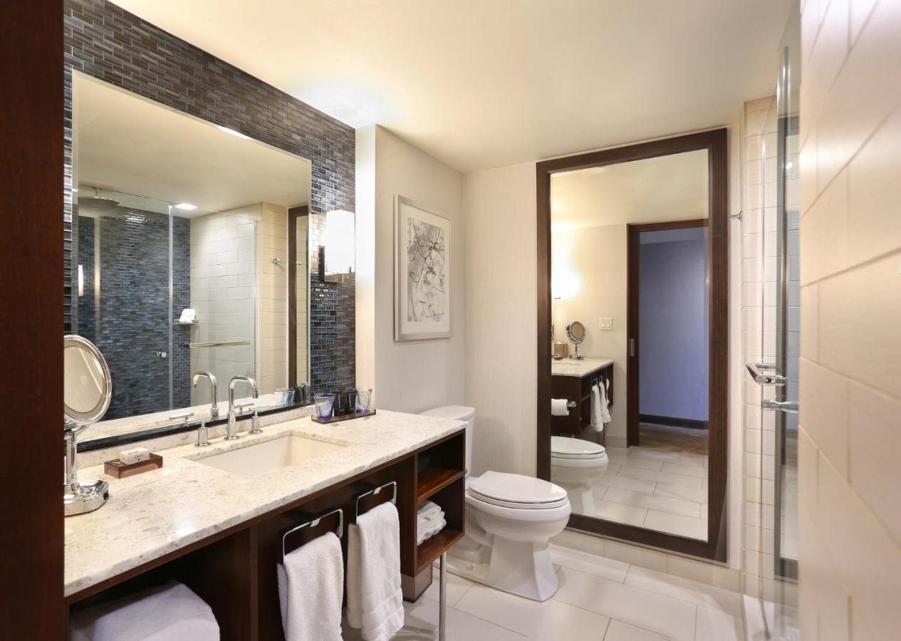 Junior King Suite Midtown View,1435010356:JPEG