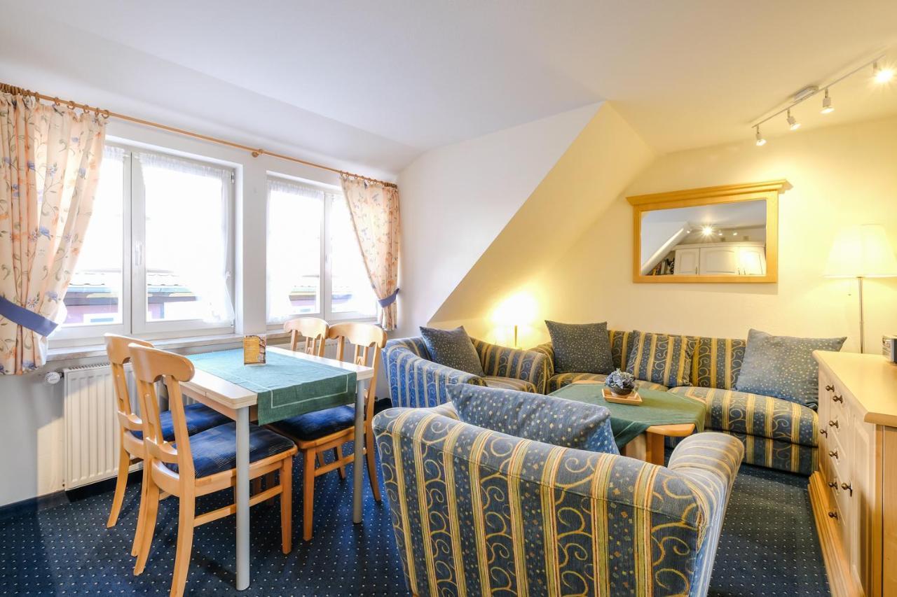 Two-Bedroom Apartment,1345102667:JPEG
