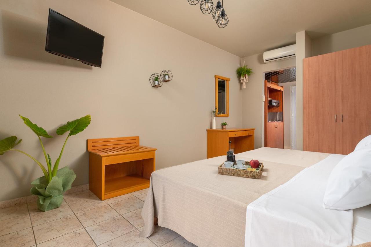 Estudio con vistas al jardín