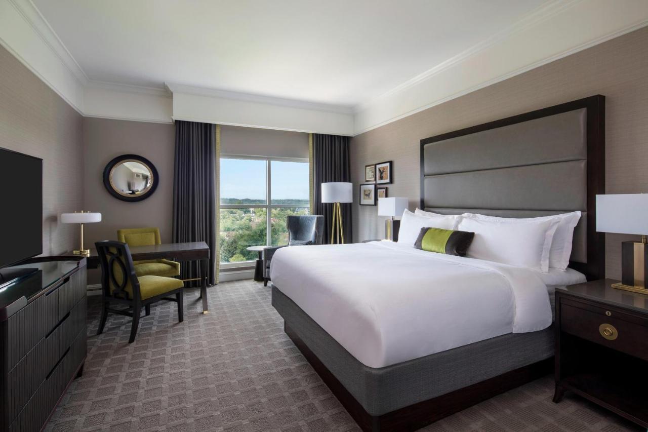 Deluxe, Guest room, 1 King,1356343862:JPEG