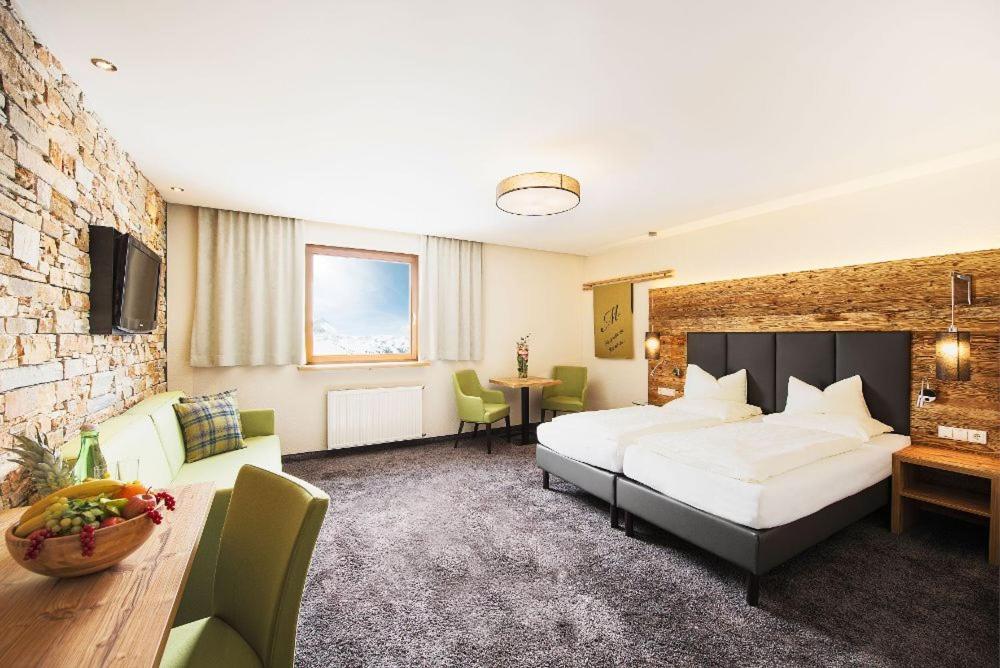 Deluxe Double Room,1359480953:JPEG