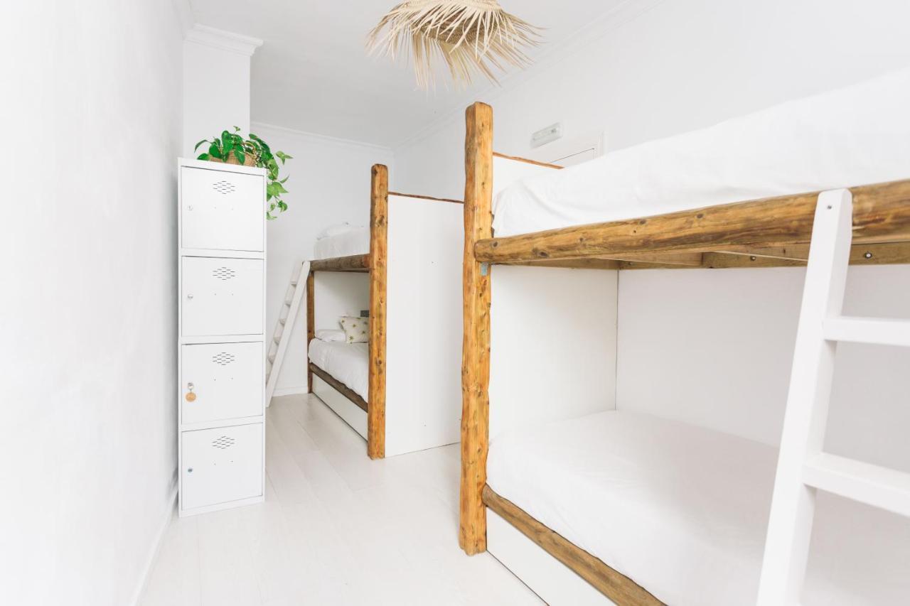 Quadruple Room with Shared Bathroom,168033087:JPEG