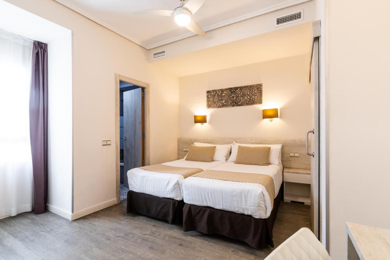 Triple Room (3 Adults)