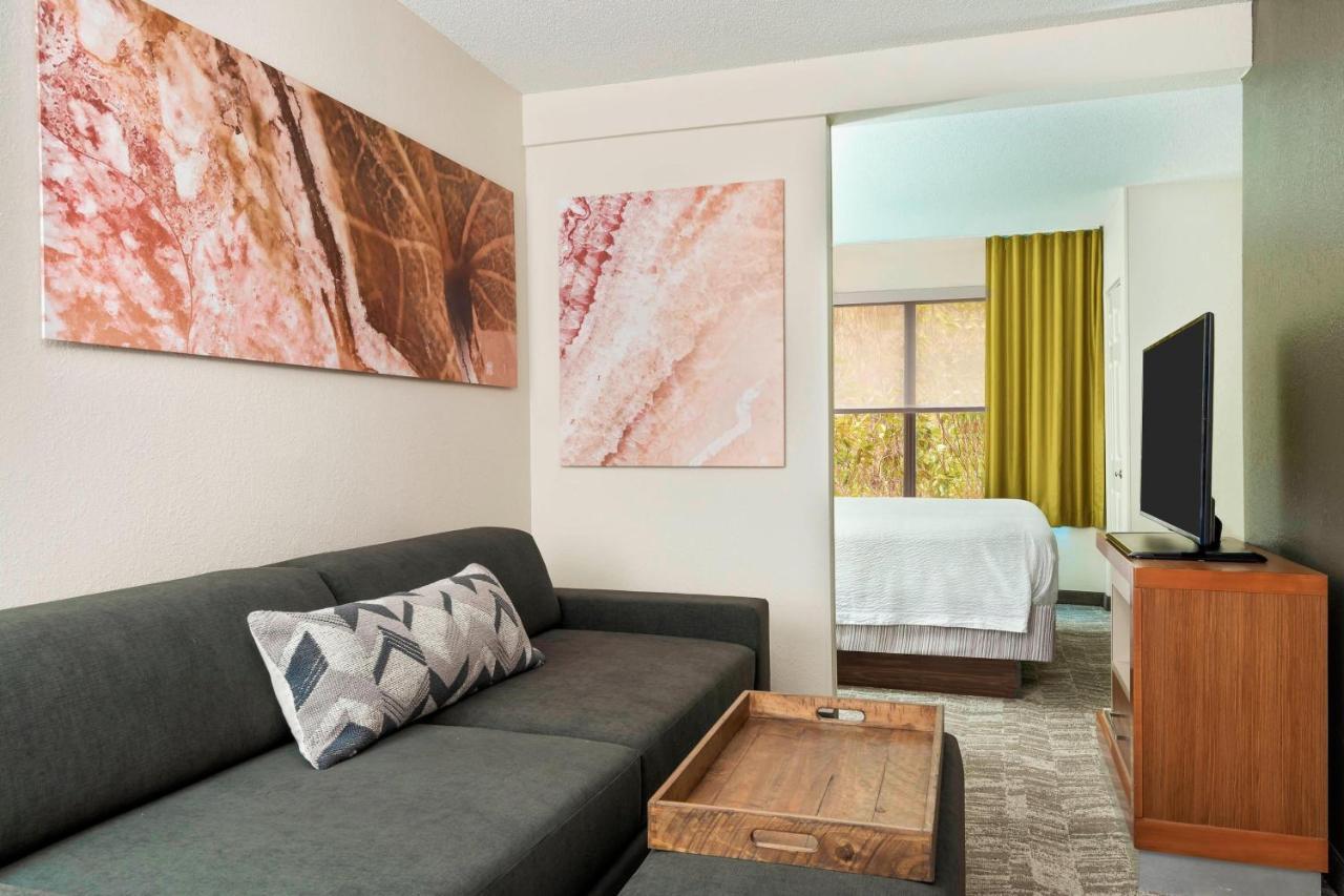 King Suite with Sofa Bed and Roll-in Shower - Mobility and Hearing Accessible,1396501643:JPEG