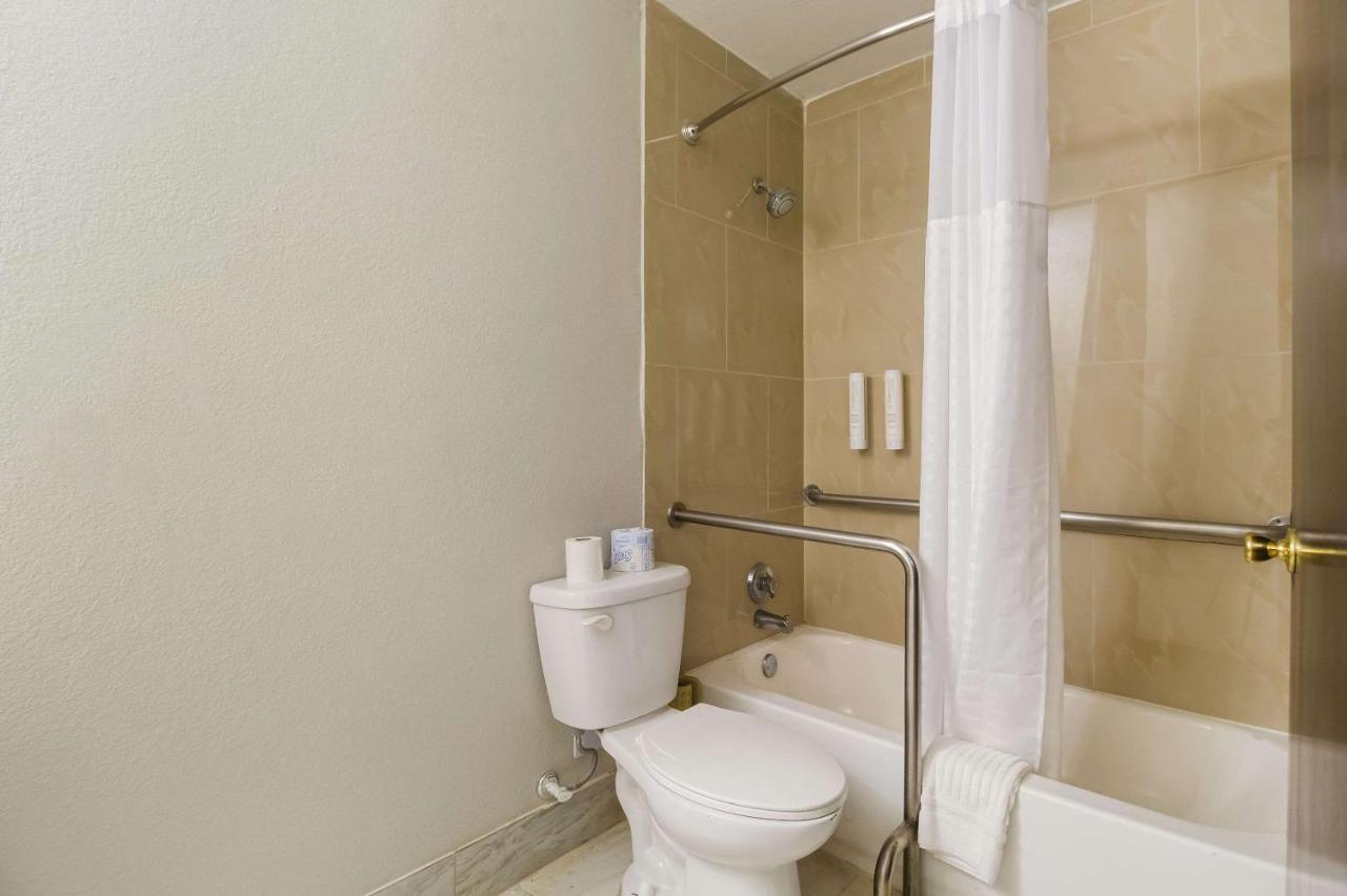 King Room with Tub - Disability Access/Non Smoking,1611113357:JPEG