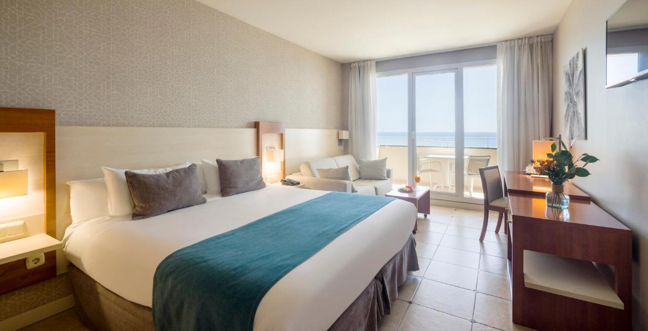 Double or Twin Room Sea View