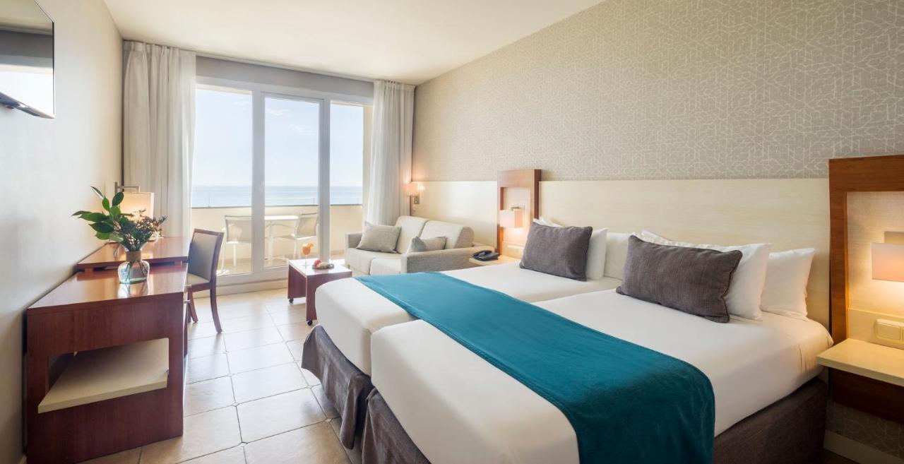 Double or Twin Room Sea View