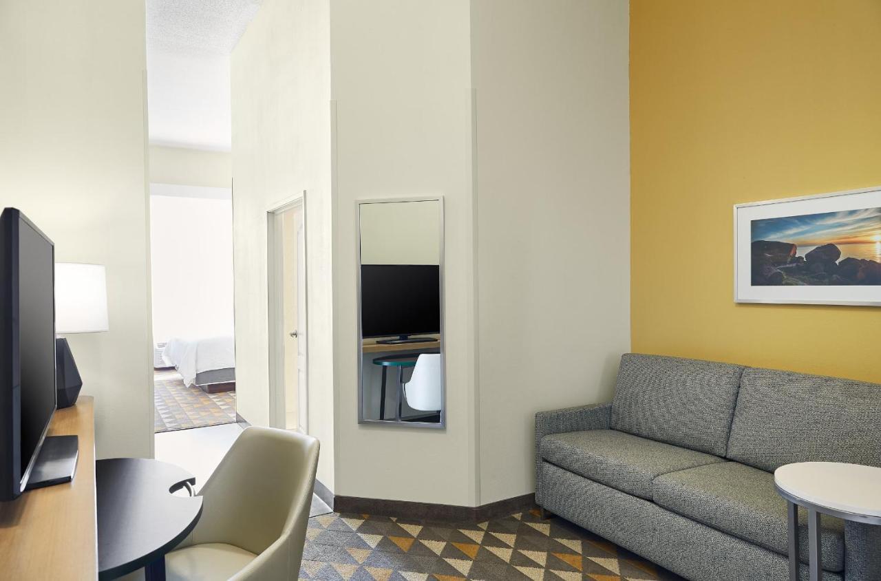 Queen Suite with Two Queen Beds,1449597202:JPEG