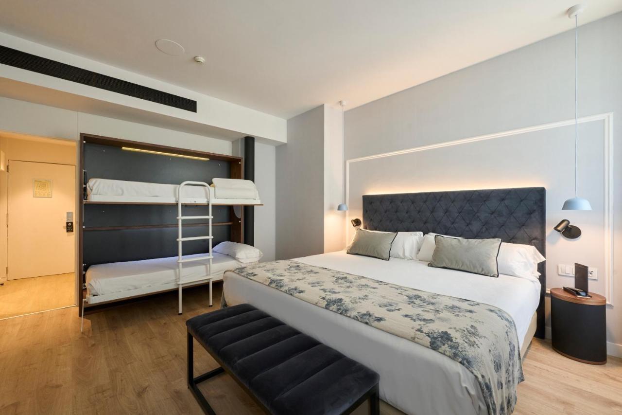 Premium Family Room,1416688257:JPEG
