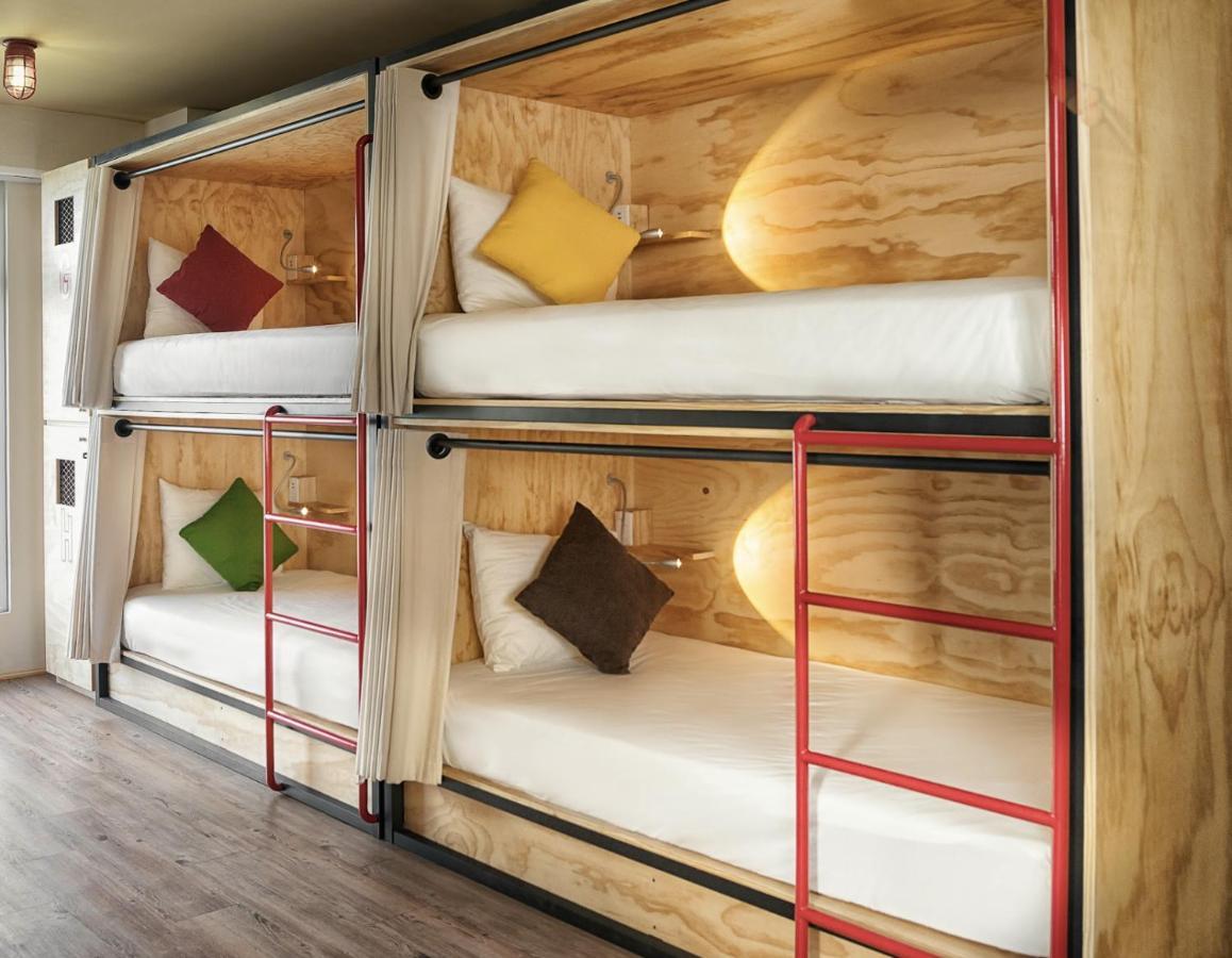 Single Bed 12-Bed Mixed Dormitory Room