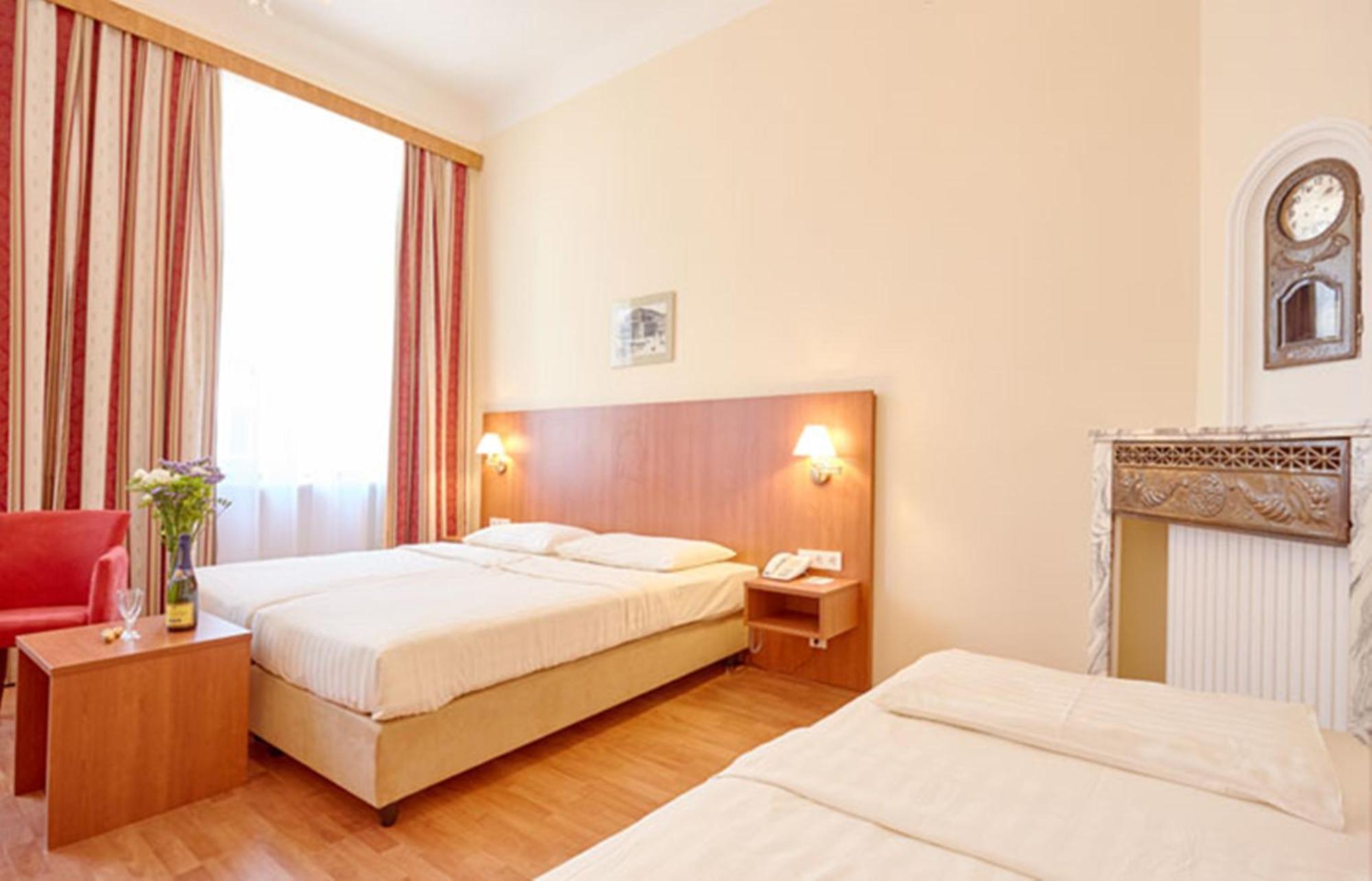Basic Triple Room