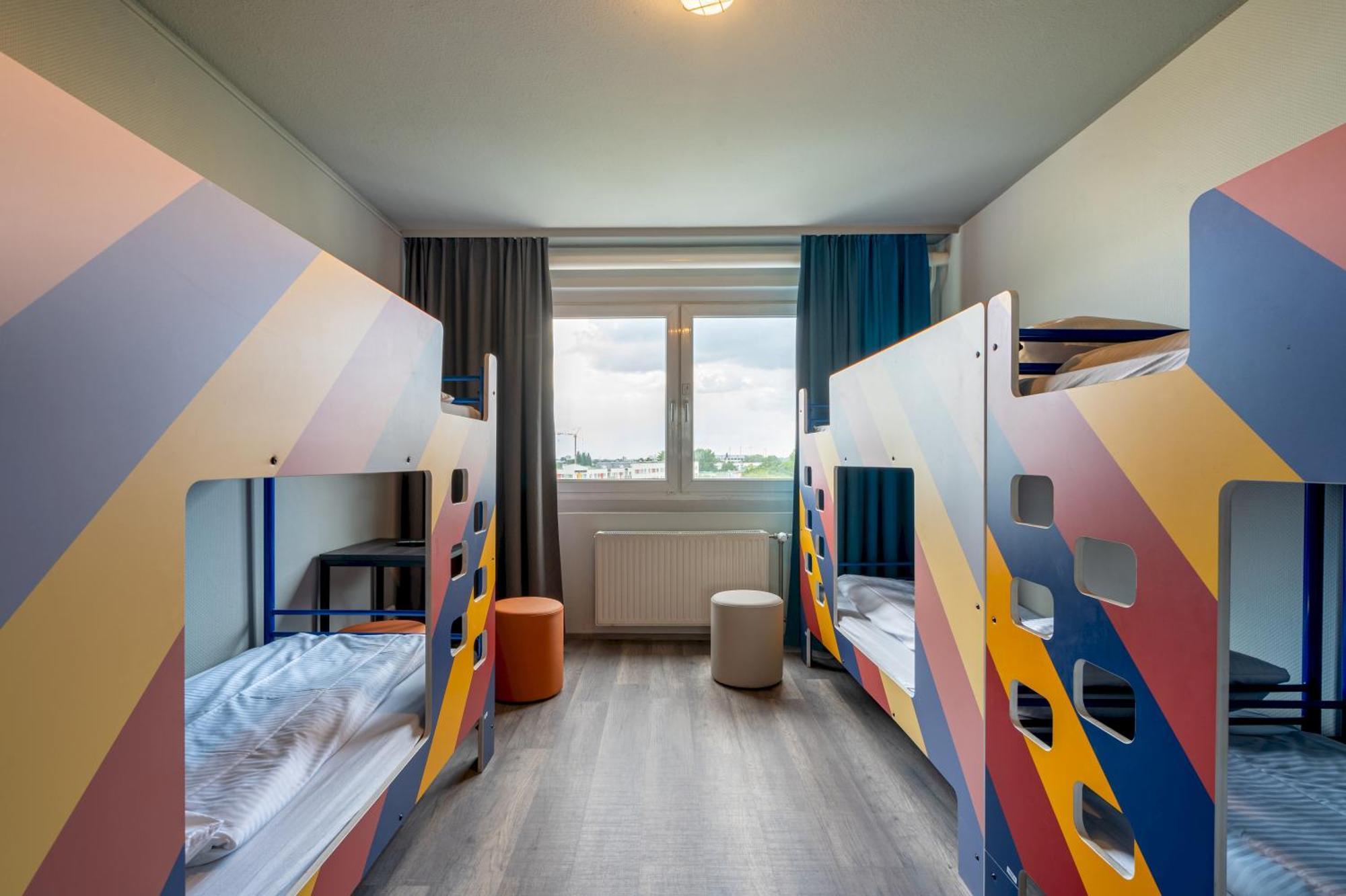Bed 6-Bed Dormitory Room