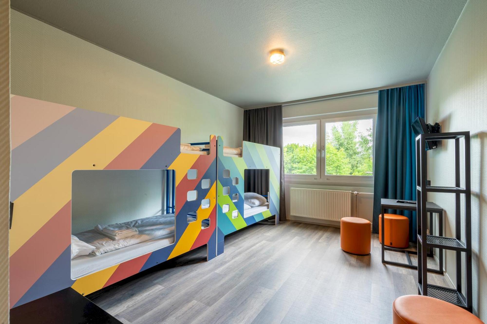 Bed 4-Bed Dormitory Room