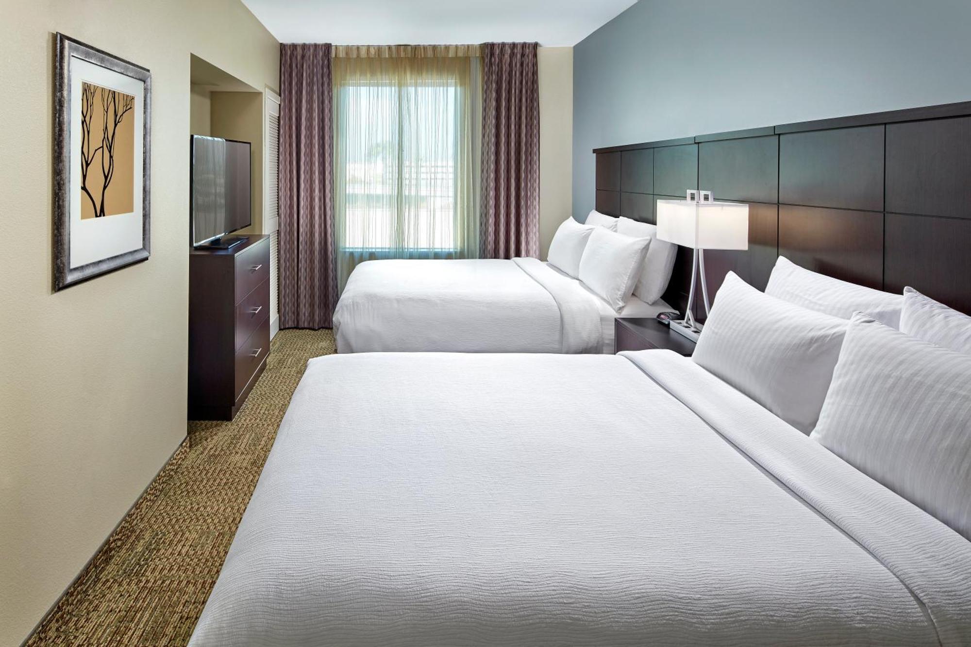 One-Bedroom Queen Suite,1448299597:JPEG