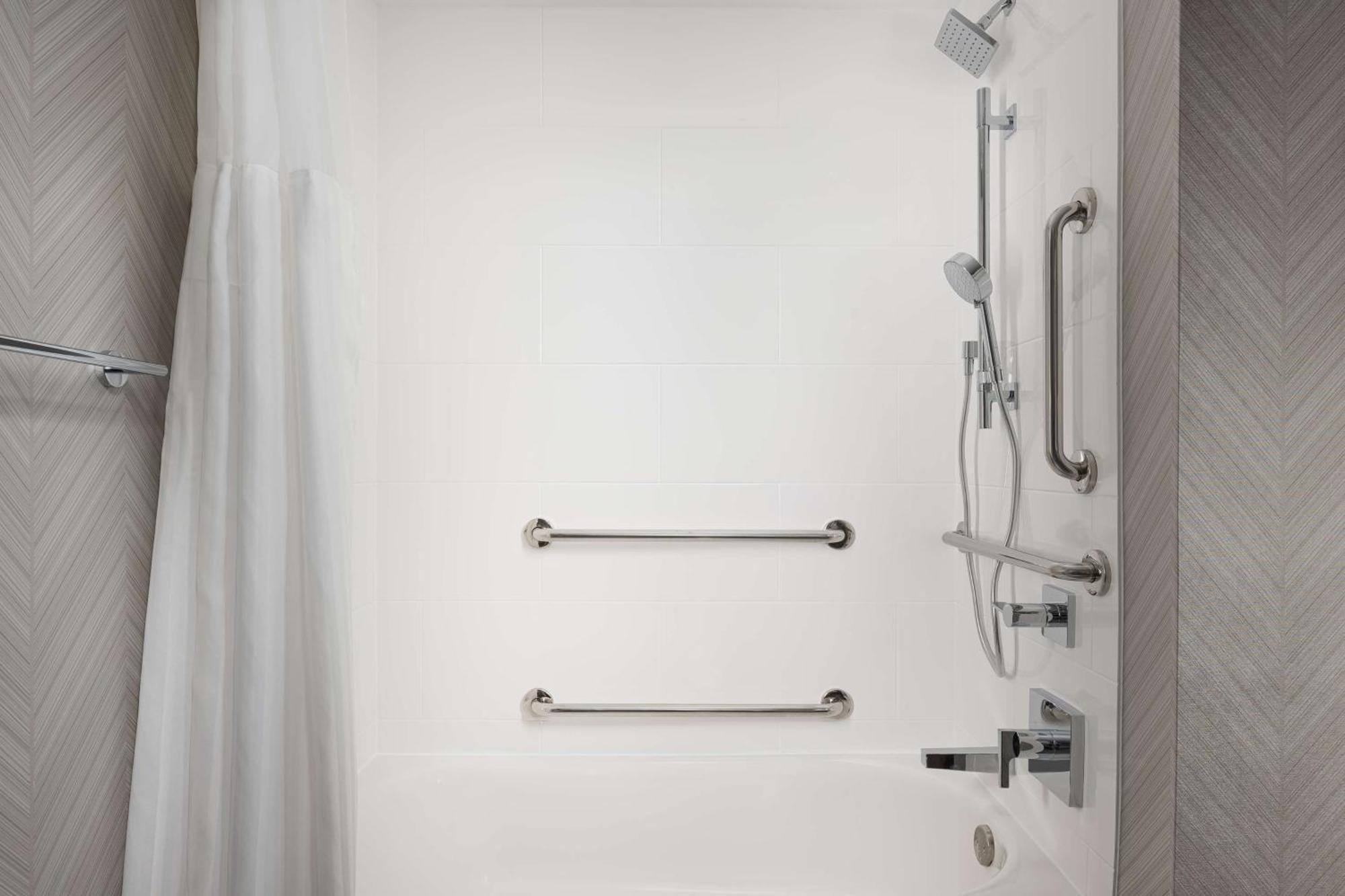 King Room with Tub - Mobility and Hearing Access