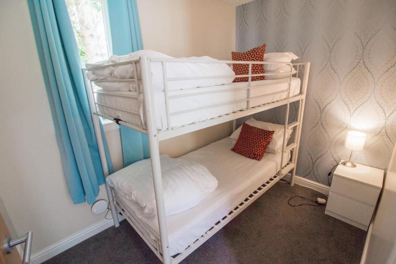 Three-Bedroom House,1464762898:JPEG