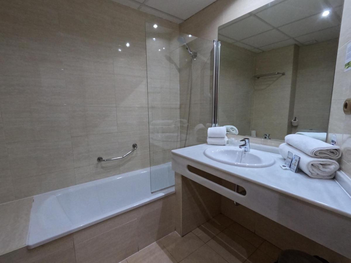 Single Room,1765801110:JPEG