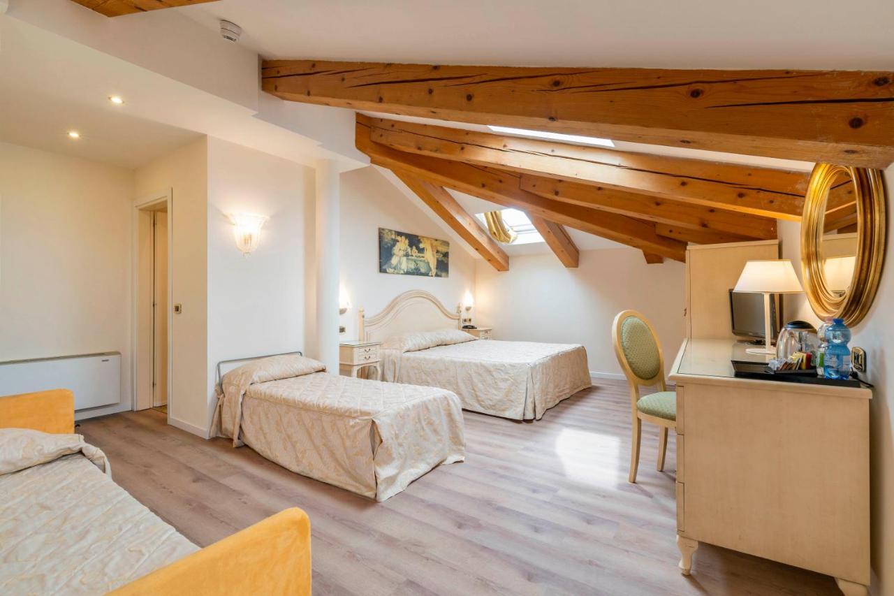 Attic Room,1709899270:JPEG