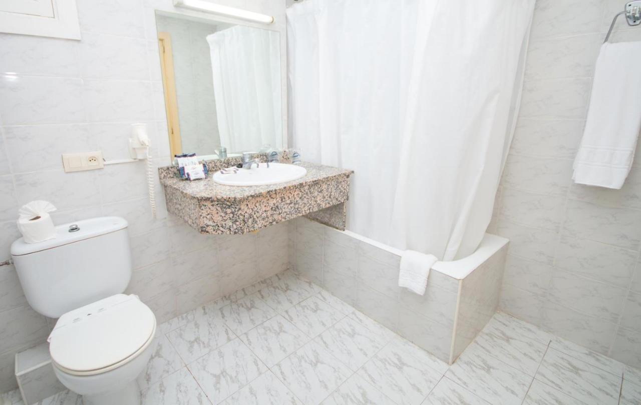 Small Double Room,1547429653:JPEG