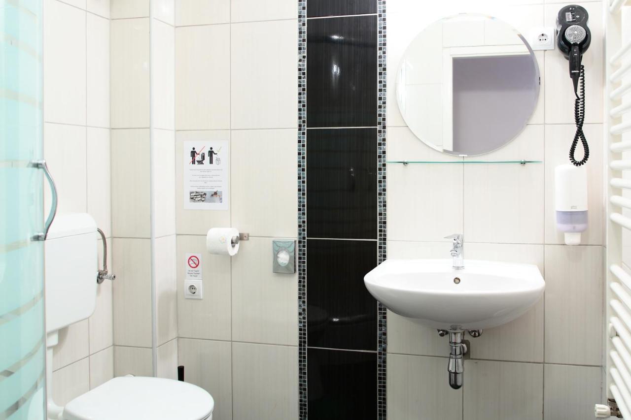 Camera Matrimoniale Budget con Bagno Privato