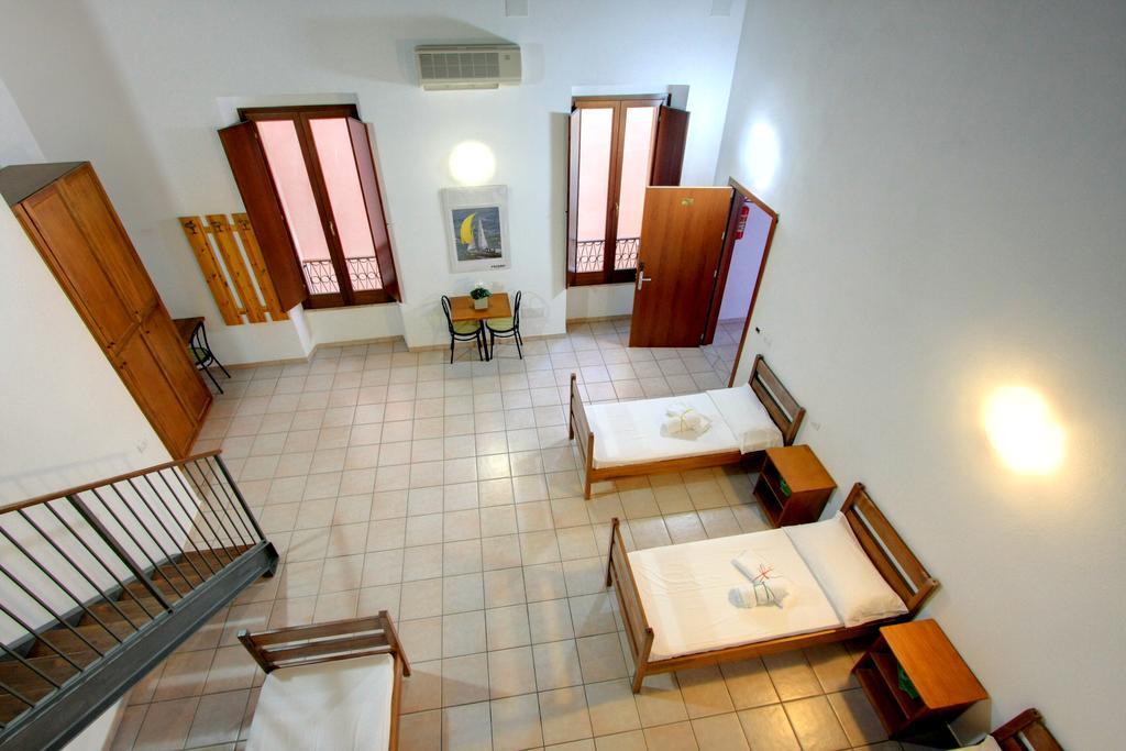 Camera Familiare con Bagno Privato