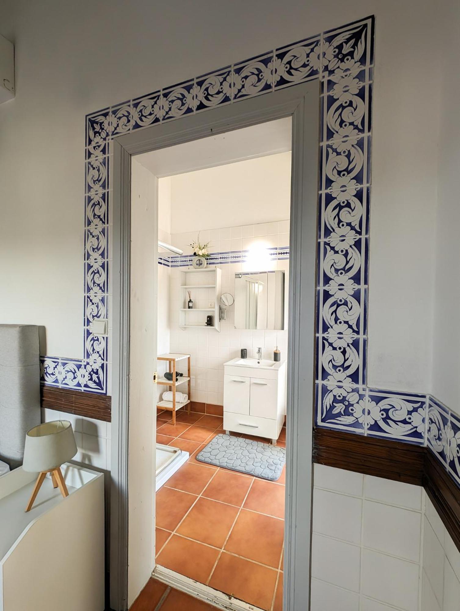 Quarto Triplo com Casa de Banho Privativa