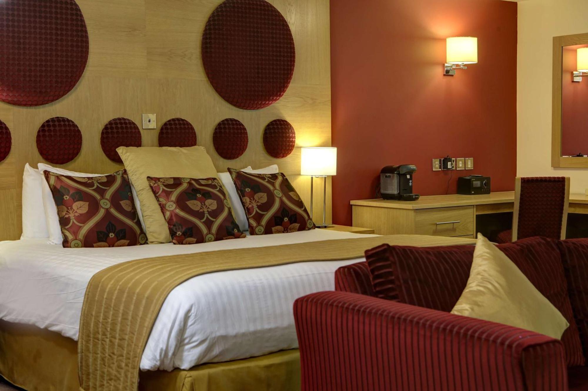 Luxurious King Suite Non-Smoking