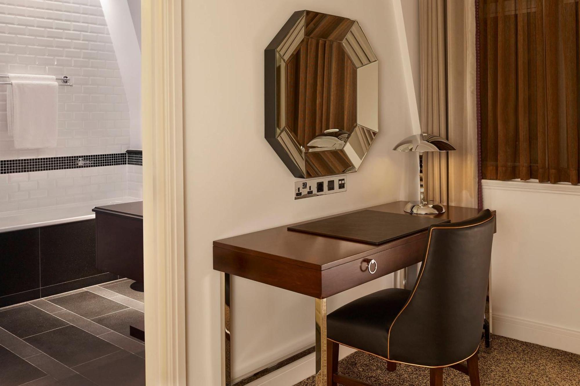 Club King Room Club Lounge Access